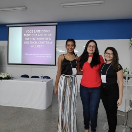 Enfrentamento à violência contra a mulher é abordado em palestra com estudantes de Medicina